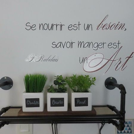 Grand Appartement Chaleureux Thouars Exterior foto