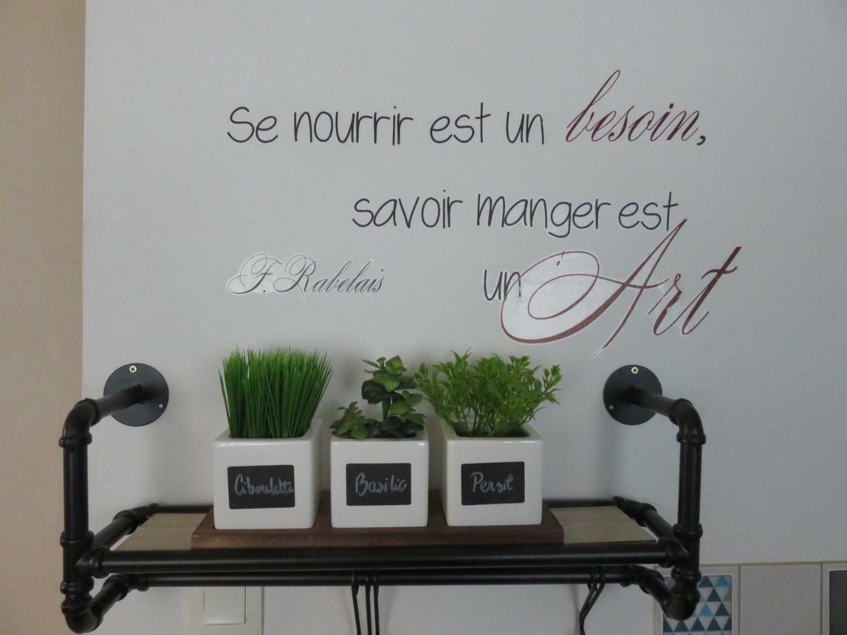 Grand Appartement Chaleureux Thouars Exterior foto