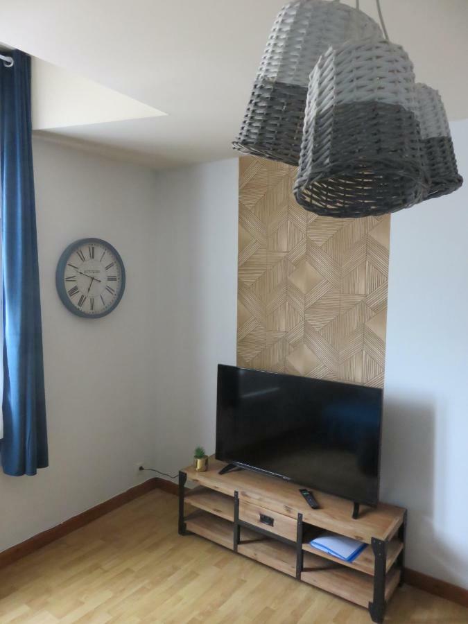 Grand Appartement Chaleureux Thouars Exterior foto